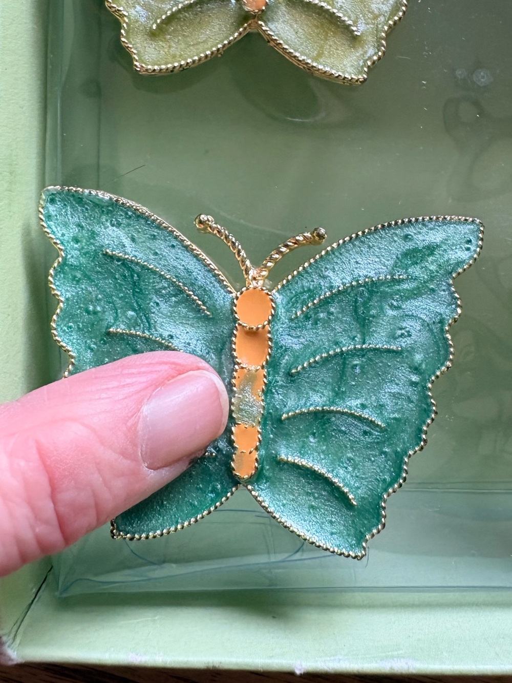 2 sets of Lenox Butterfly Meadow set of 4 Napkin Rings - pastel colors and gold - Picture 13 of 13